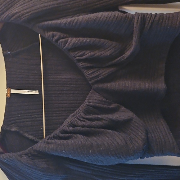 Free People | Black Bell Sleeve Ruched Crop Top| M | Boho, Festival - Picture 3 of 12